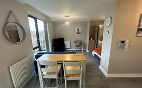 Cute Apartment Next To Colindale Station