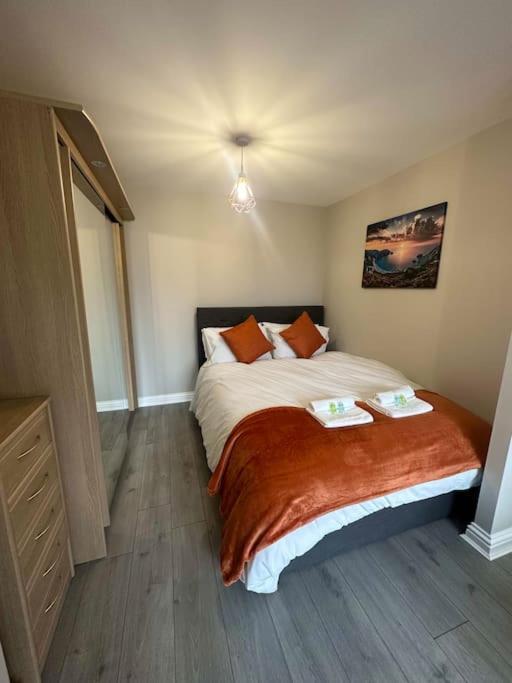 Cute Apartment Next To Colindale Station Edgware Exterior photo